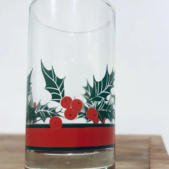 🎉HOST PICK🎉 Libbey  Holly & Berries Set of 5 1980s Vintage Christmas Glasses - Picture 5 of 8